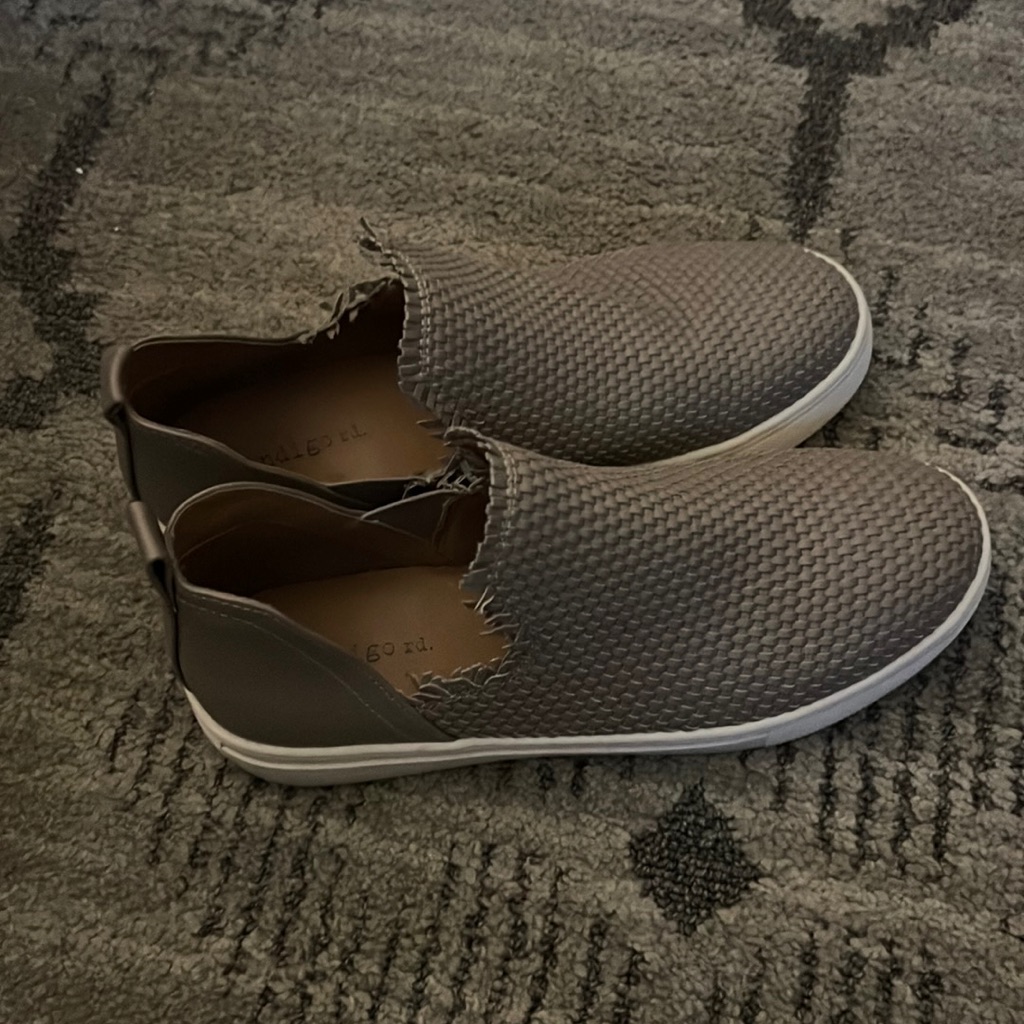 Brand New Sandles Brand Indigo Rd